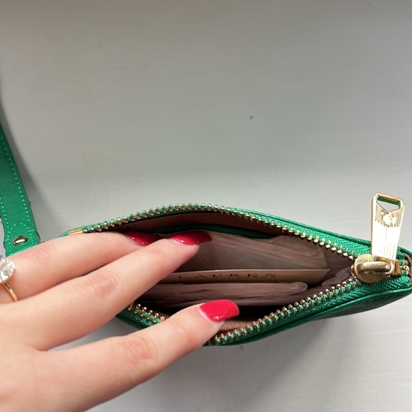 Ralph Lauren Kelly Green Wristlet - Picture 6 of 6
